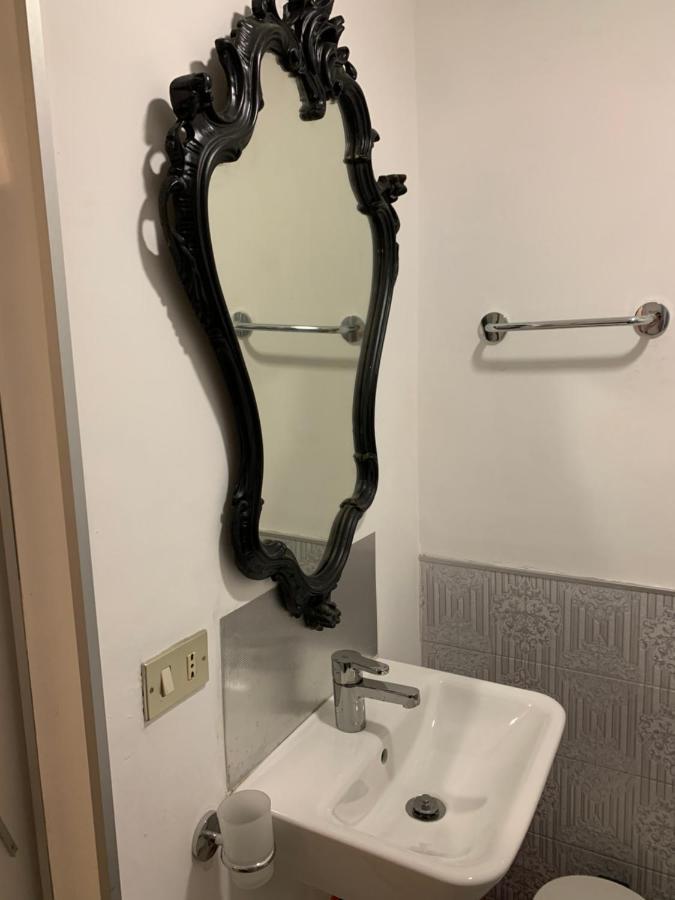 Appartement La Stanza Nel Borgo à Bologne Extérieur photo