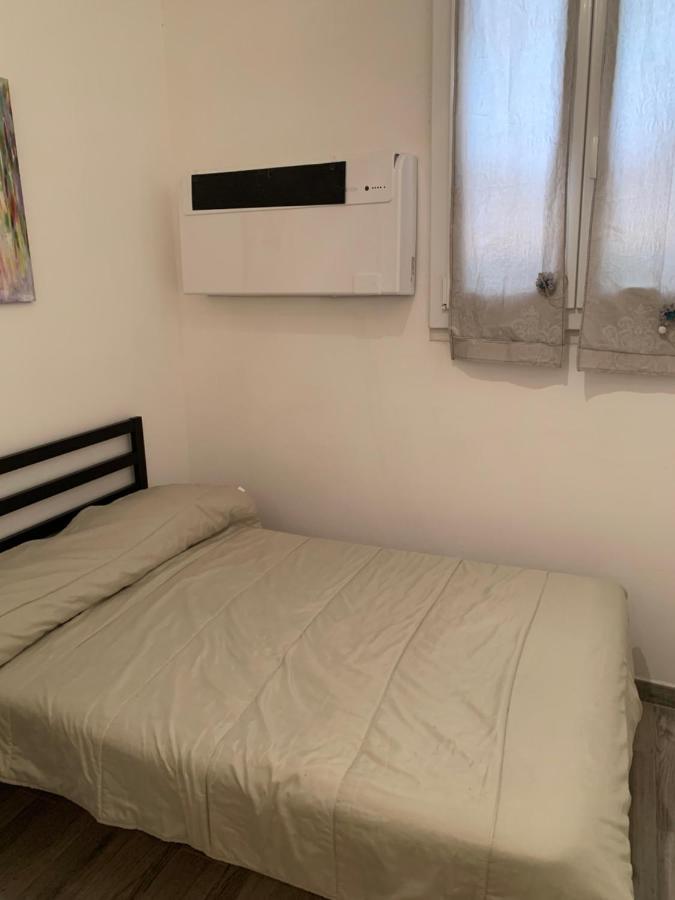 Appartement La Stanza Nel Borgo à Bologne Extérieur photo